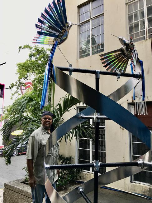 Mating Dance of Humming Birds Stainless Steel, Lucite, Aluminum, Solar LED lights, Concrete 12x4x4' 不锈钢,铝,太阳能LED灯,混凝土12x4x4'