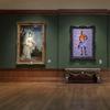 在亨廷顿的桑顿肖像画廊的装置。从左到右:乔舒亚·雷诺兹， 戴安娜(萨克维尔)，克劳斯比子爵夫人，1777;凯欣德·威利，《年轻绅士的肖像》，2021年出版;托马斯·庚斯伯勒， 伊丽莎白(詹克斯)·博福伊，后来伊丽莎白 派克罗夫特， ca. 1780年。照片:约书亚白色。亨廷顿图书馆，艺术博物馆和植物园。