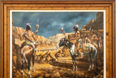 在骑马的美国原住民绘画，标题为太多的枪（1982年），由匈牙利美洲艺术家Americo Makk（1927-2015），框架（估计：$ 5,000-1000美元）。