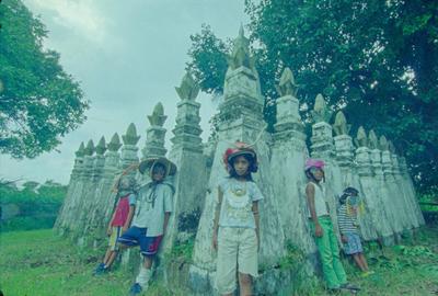 Tuan Andrew Nguyen, The Boat People, 2020(仍然)。单通道视频，4k，超级16毫米转换成数字，彩色，5.1环绕声20分钟。©Tuan Andrew Nguyen 2021。艺术家和来自纽约的詹姆斯·科汉提供的。