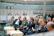 1962年9月11日，美国宇航局局长詹姆斯·韦伯、副总统林登·约翰逊、美国宇航局发射中心主任库尔特·海因里希·德布斯、美国总统约翰·f·肯尼迪和其他人在卡纳维拉尔角。