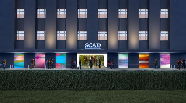SCAD秋季2021 LED灯箱，周鹏(艺术家)