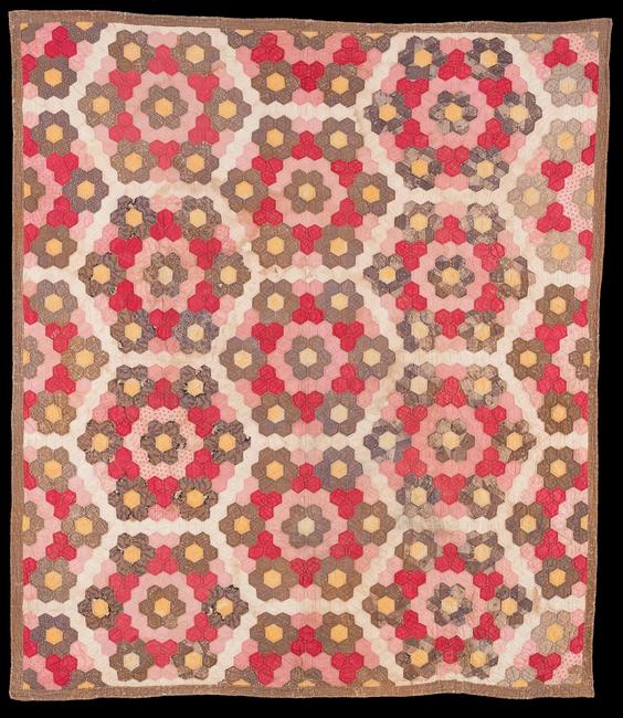 拼接蜂窝被子Sarah Winifred Cobb(1842-1917)和Rachel, Richmond Kentucky, ca. 1850, Plain and printed cotton Gift of Katherine Phelps Burnam Flood, 2019.609.2