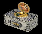 Frères Rochat制作了这款罕见的早期瑞士鸣禽盒，配有令人满意的fusée机芯，装在一个优雅的雕刻银盒和手工搪瓷盒中。大约1840年。