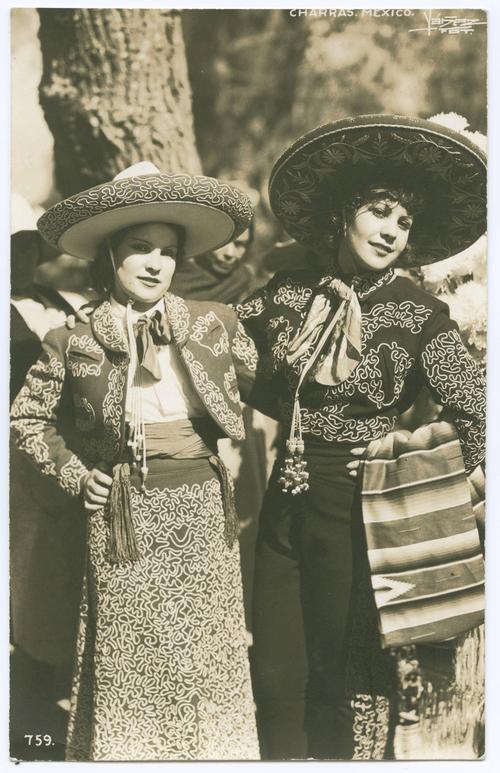 毛里西奥Yáñez(墨西哥人，1881-1939)，“墨西哥的查拉斯”，约1918-29年。明胶银印刷，5 1/2 x 3 1/2英寸。(14 x 9厘米)。戴果尔库,SMU。